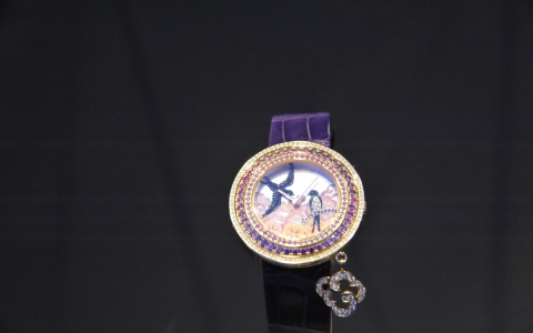 梵克雅宝Charms Extraordinaires多款新品亮相 聚焦2013SIHH